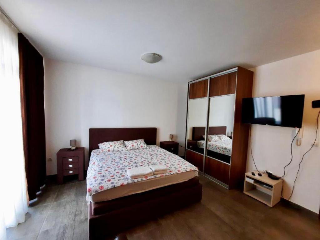 Apartments Joy Herceg Novi Eksteriør billede
