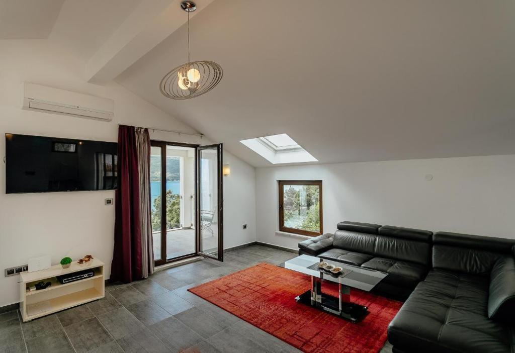 Apartments Joy Herceg Novi Eksteriør billede