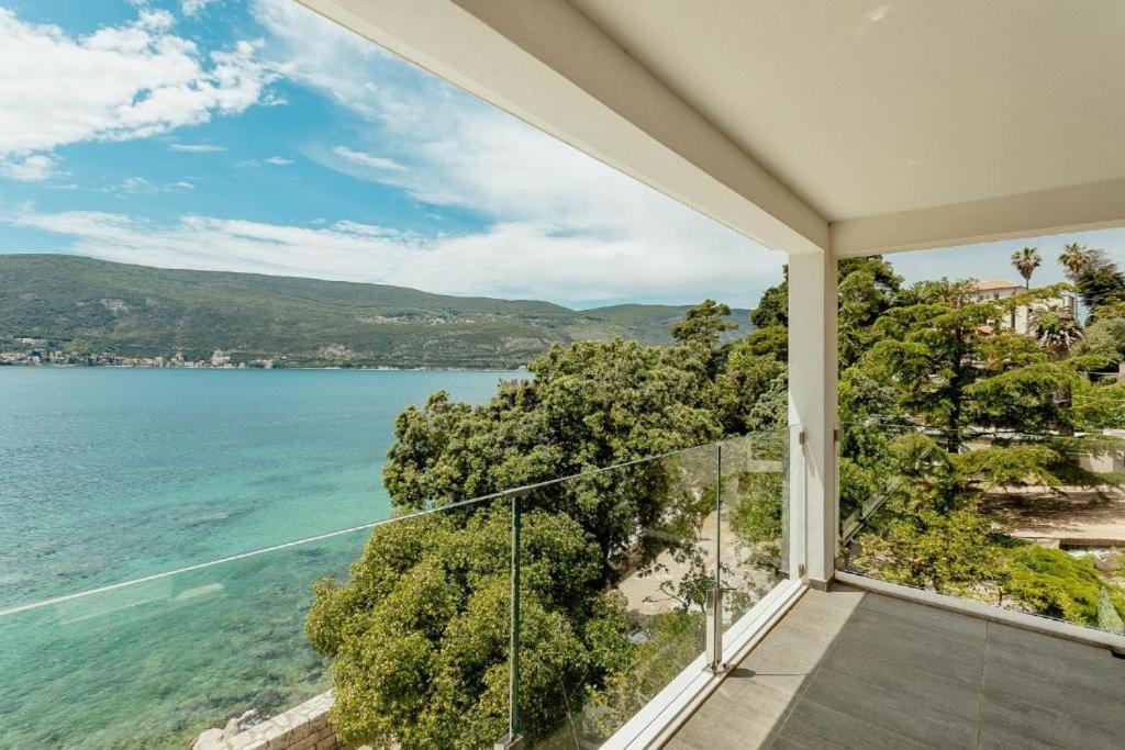 Apartments Joy Herceg Novi Eksteriør billede