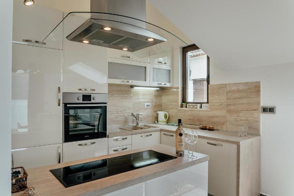 Apartments Joy Herceg Novi Eksteriør billede