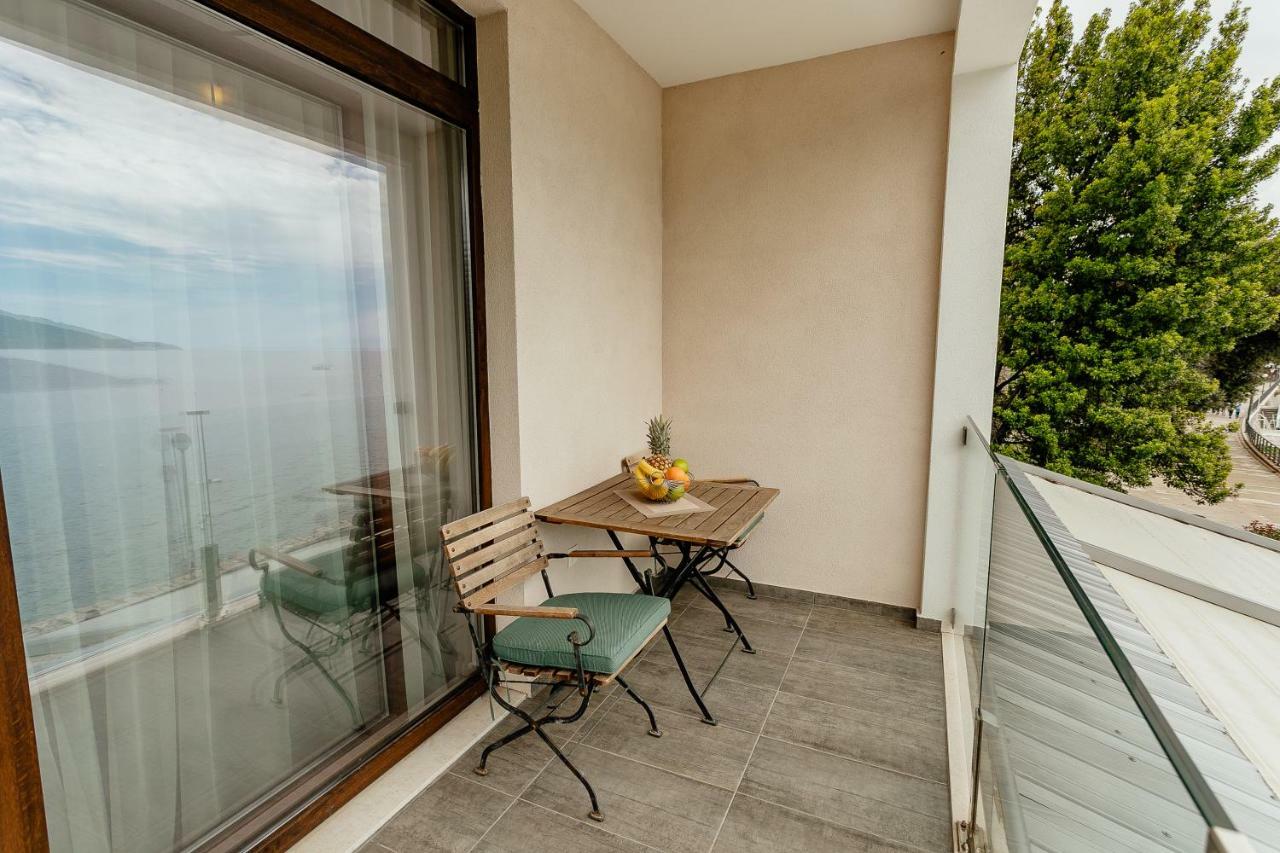 Apartments Joy Herceg Novi Eksteriør billede