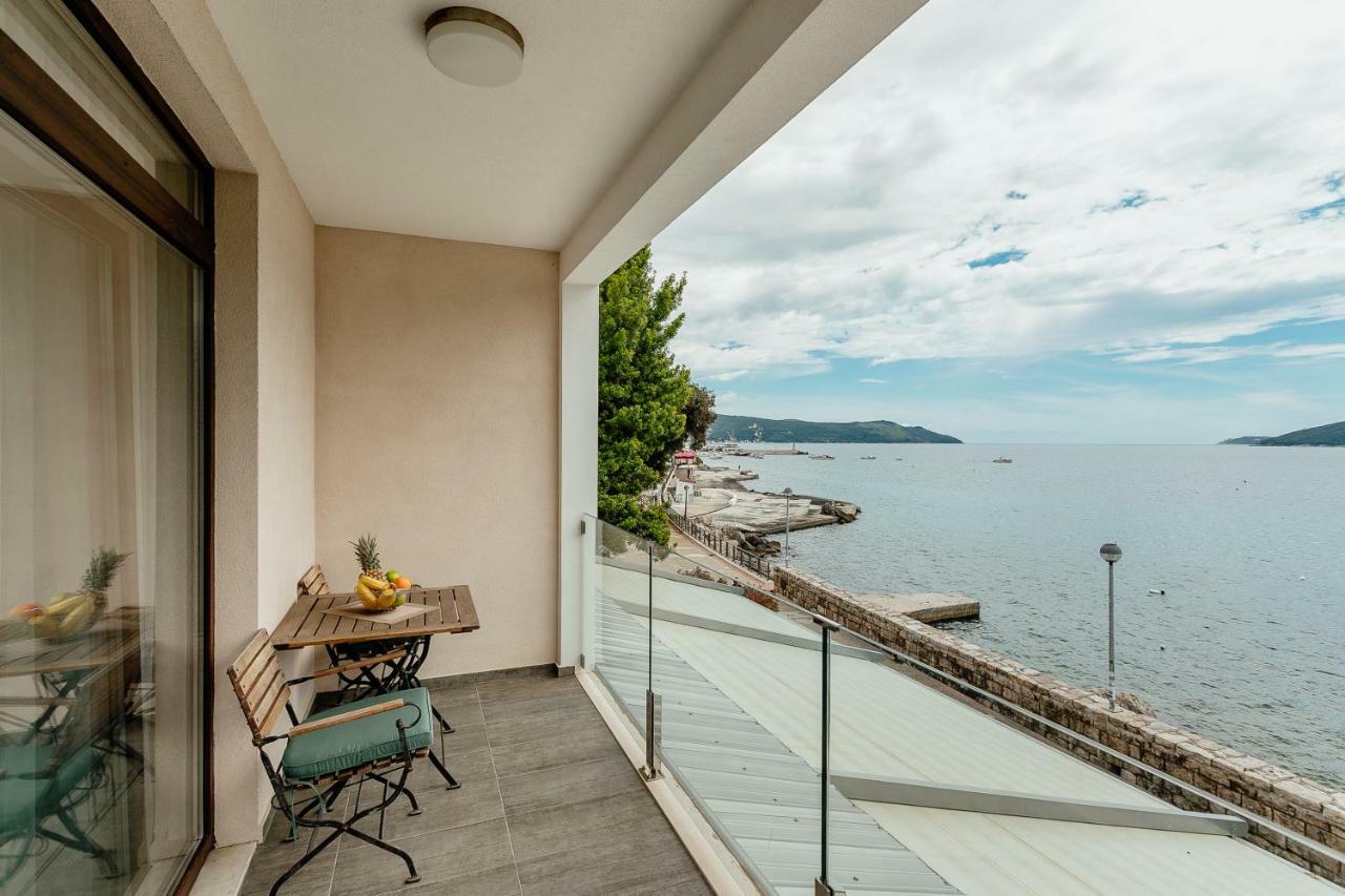 Apartments Joy Herceg Novi Eksteriør billede