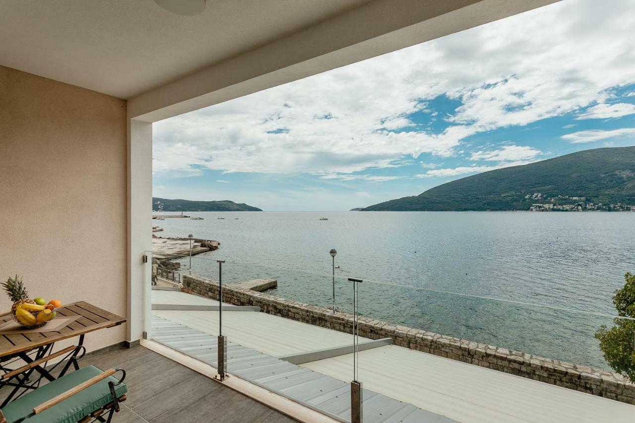 Apartments Joy Herceg Novi Eksteriør billede