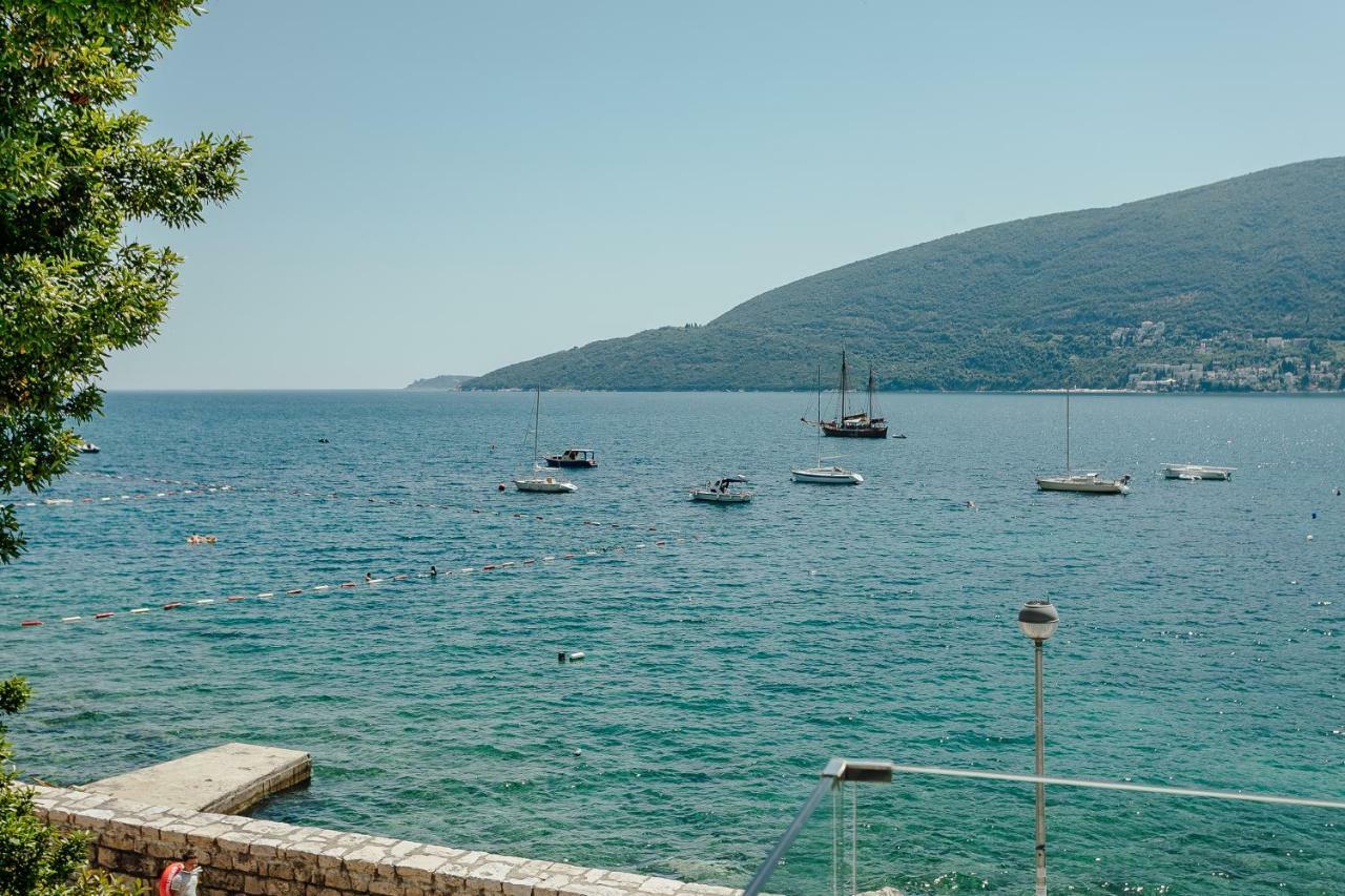 Apartments Joy Herceg Novi Eksteriør billede