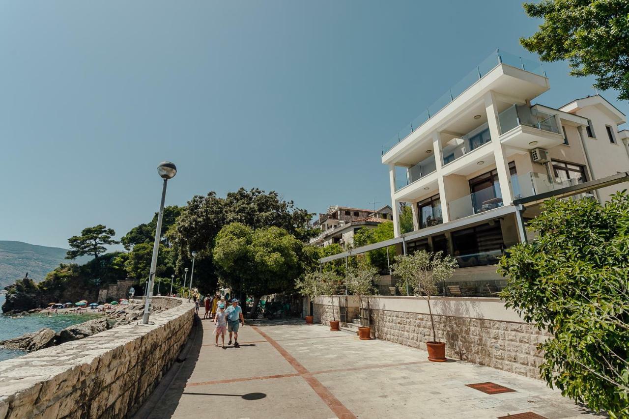 Apartments Joy Herceg Novi Eksteriør billede