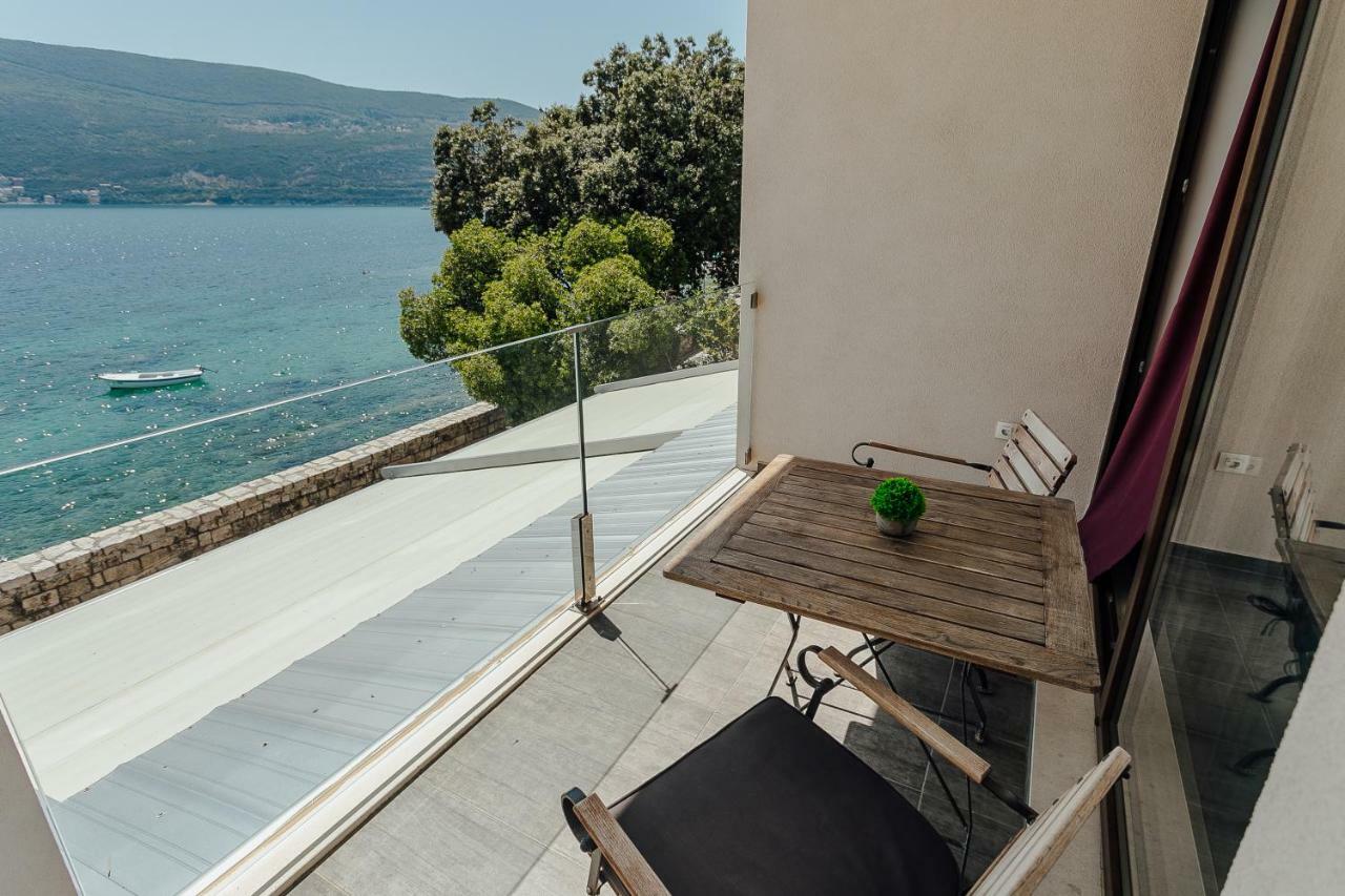 Apartments Joy Herceg Novi Eksteriør billede